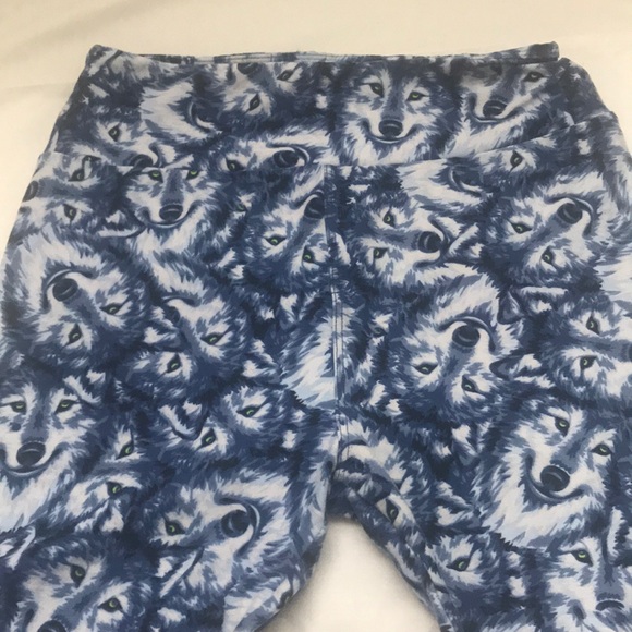 Lularoe one size wolves leggings - Picture 3 of 8